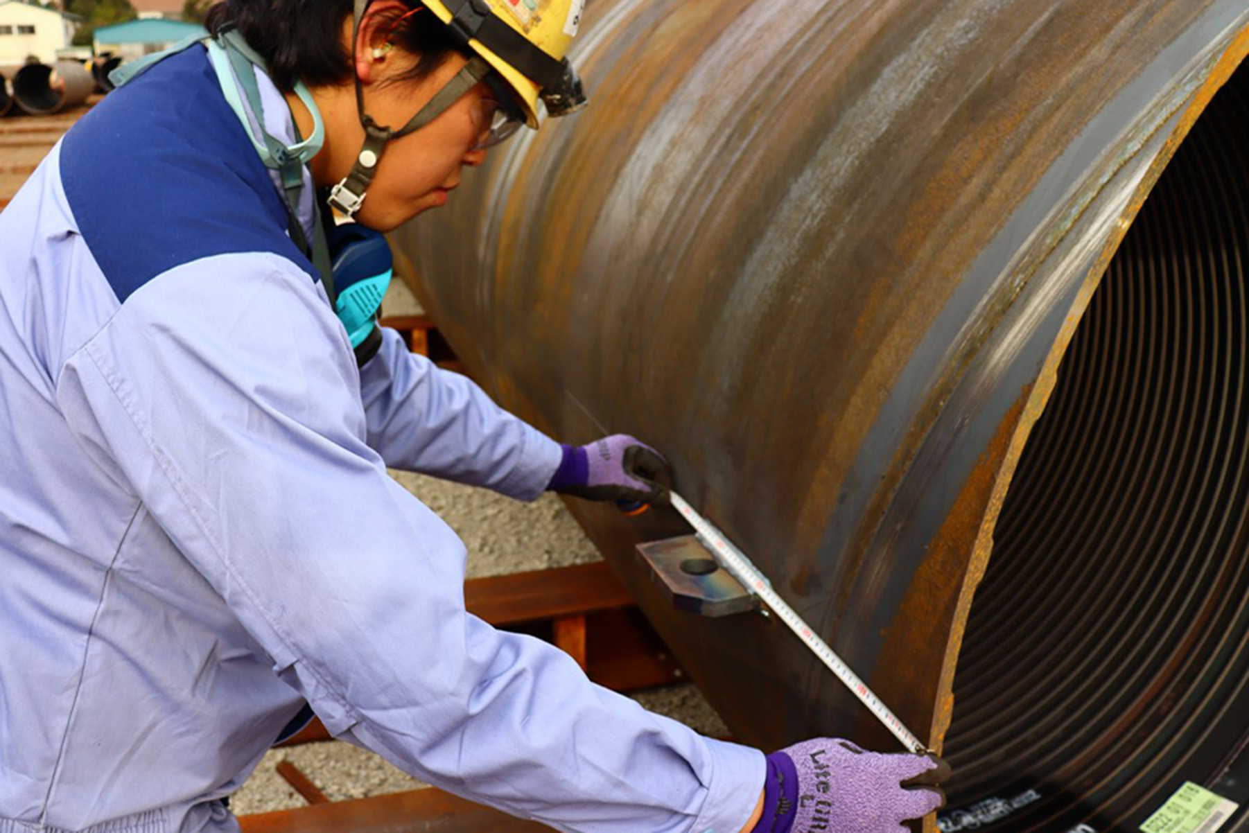 鋼管に付いている縦手の規格を測ります。