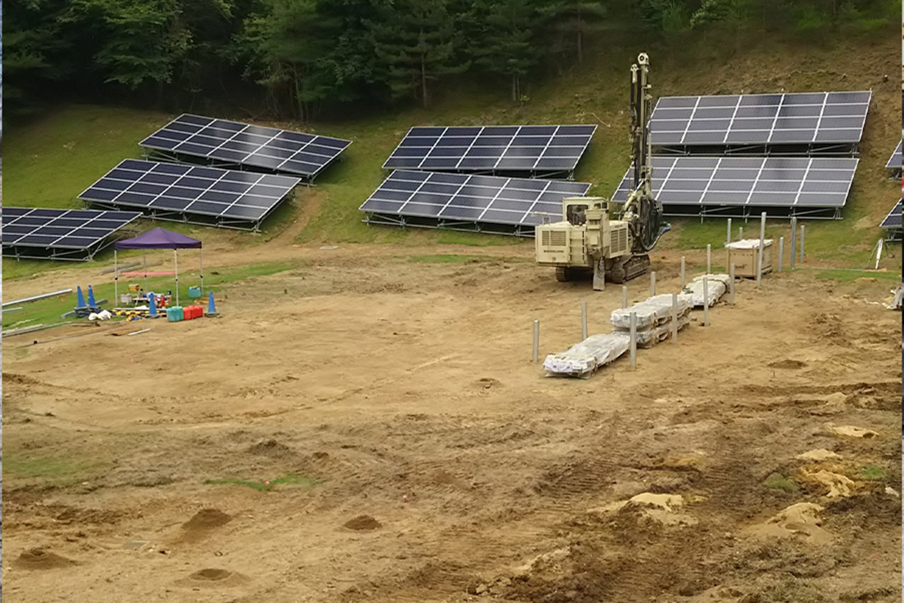 太陽光基礎穿孔工事の施工写真 9