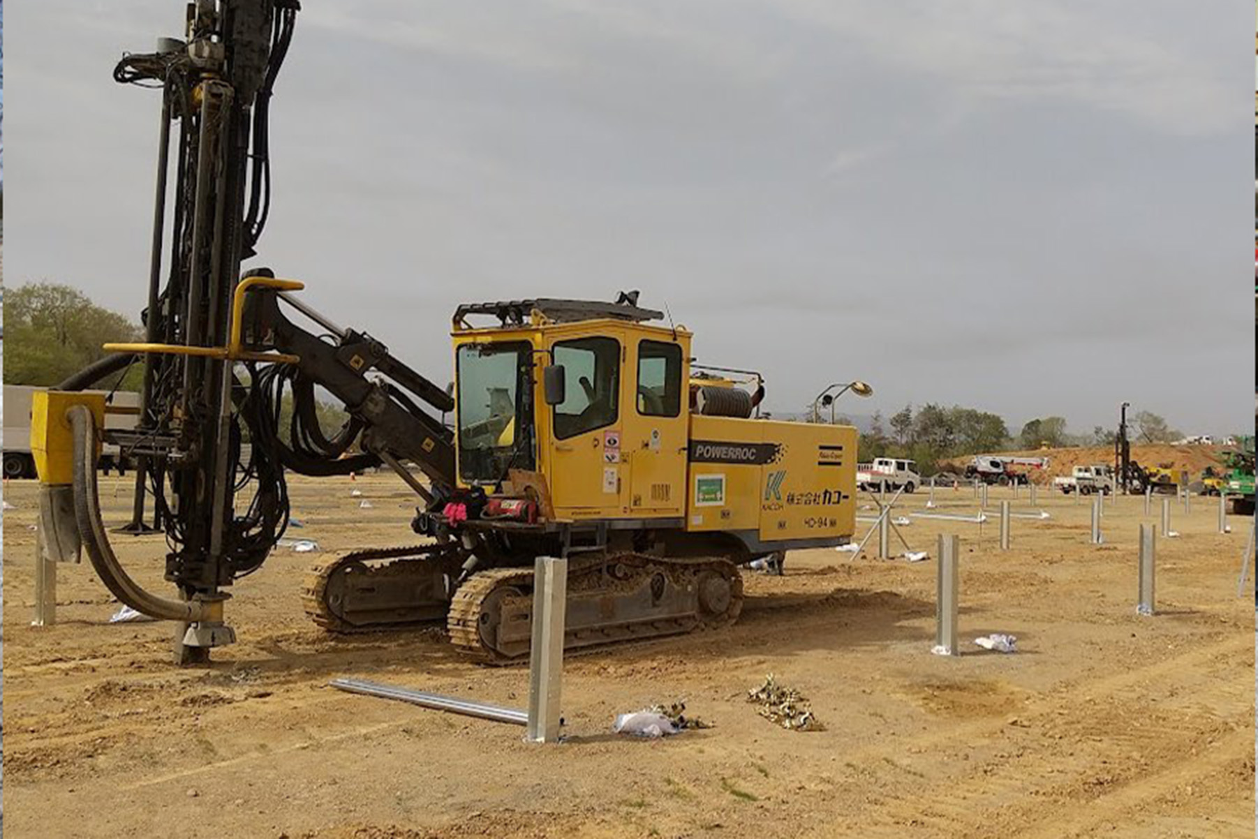 太陽光基礎穿孔工事の施工写真 11