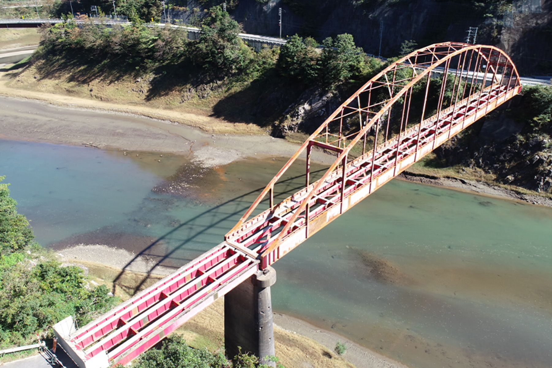 橋梁の発破解体工事の施工写真 1