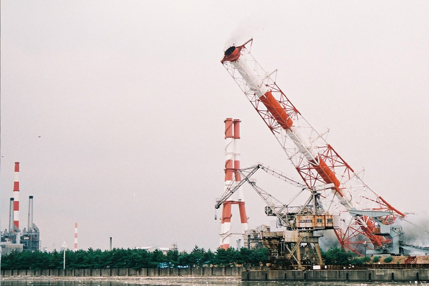 [[工法・技術]]V型成形爆破線の施工写真 2