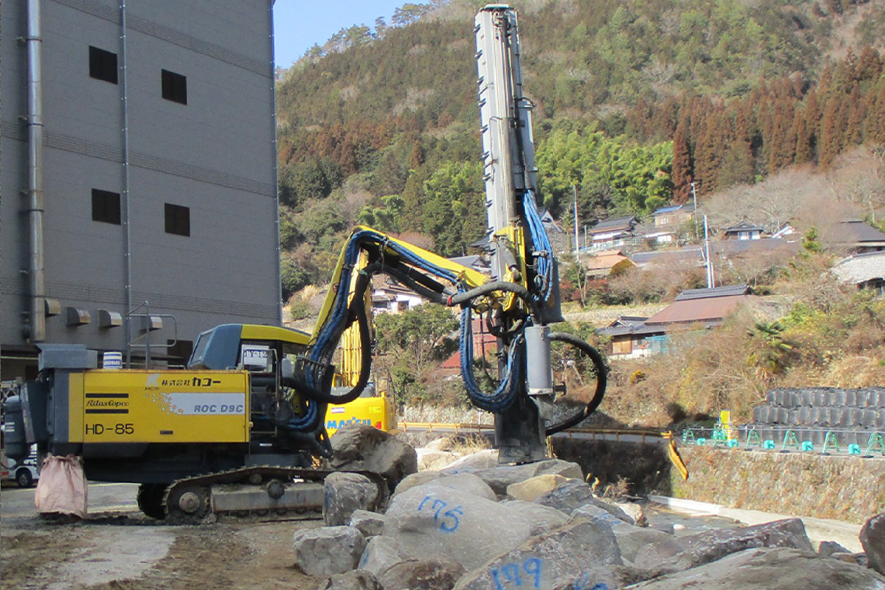 [[工法・技術]]低騒音型サイレントドリルの施工写真 2