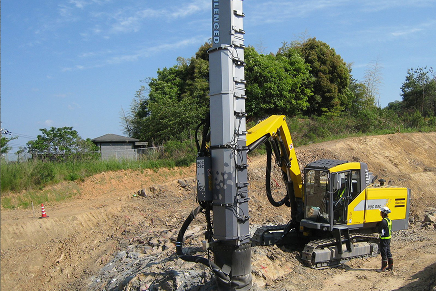 [[工法・技術]]低騒音型サイレントドリルの施工写真 4