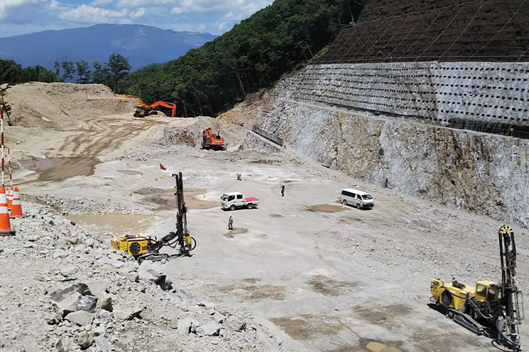 ダム工事の施工写真 3