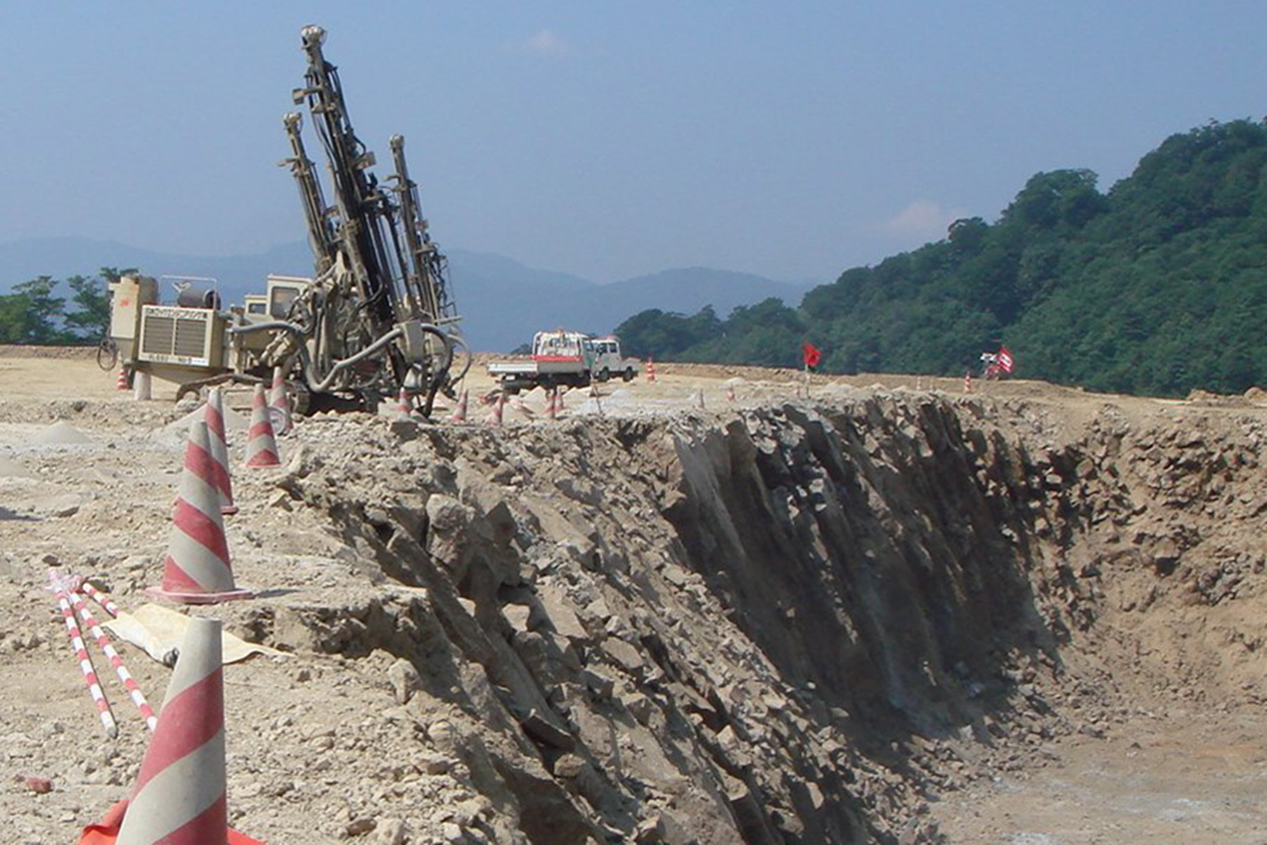 ダム工事の施工写真 4