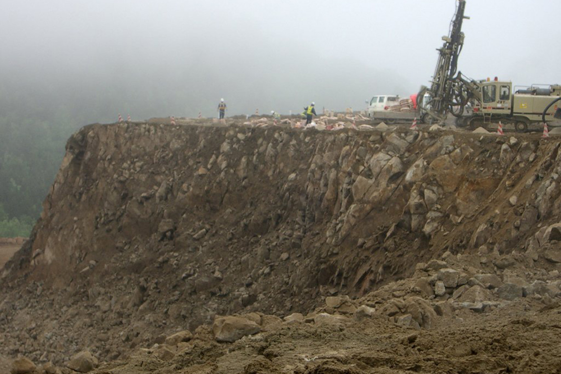 ダム工事の施工写真 6