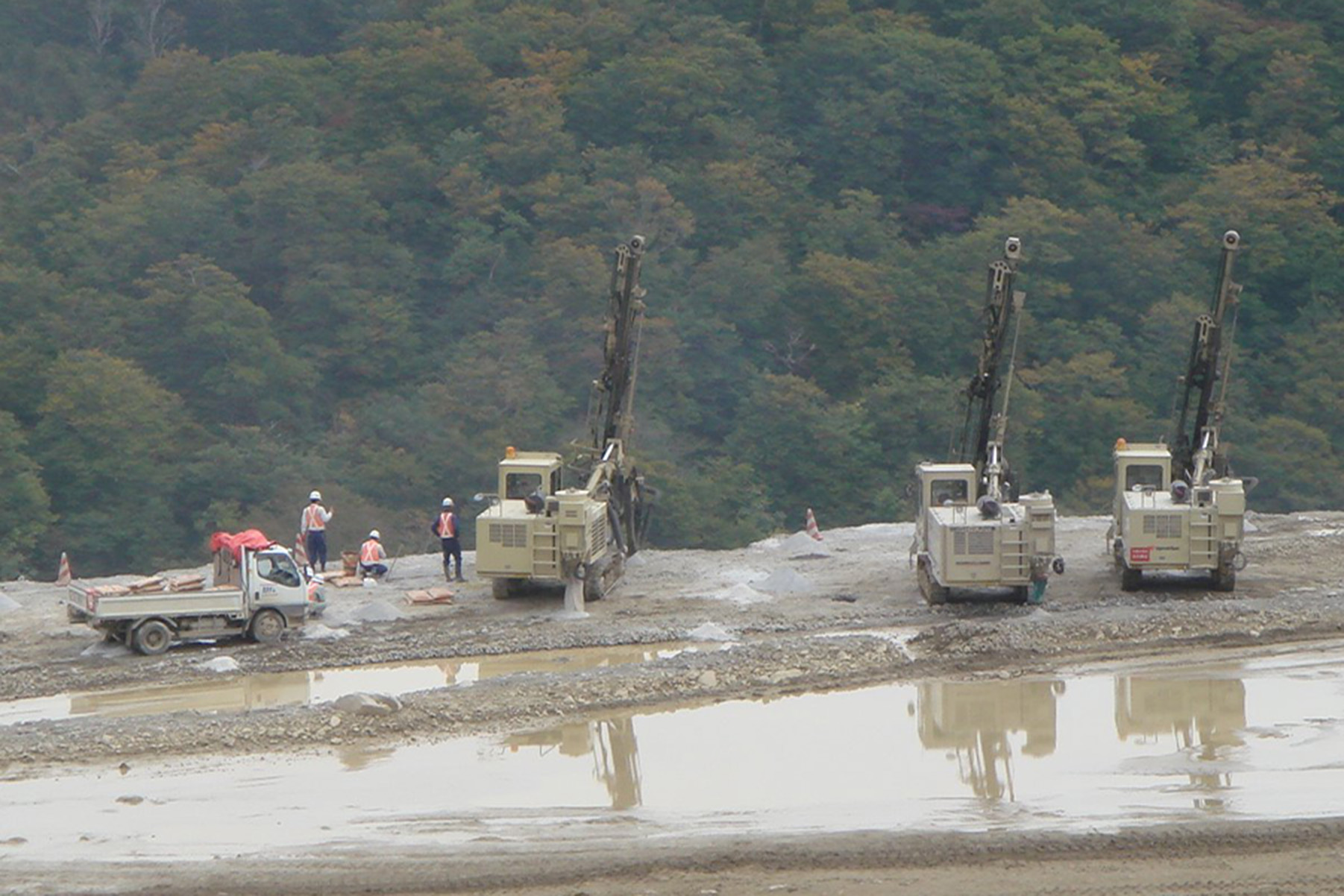 ダム工事の施工写真 8