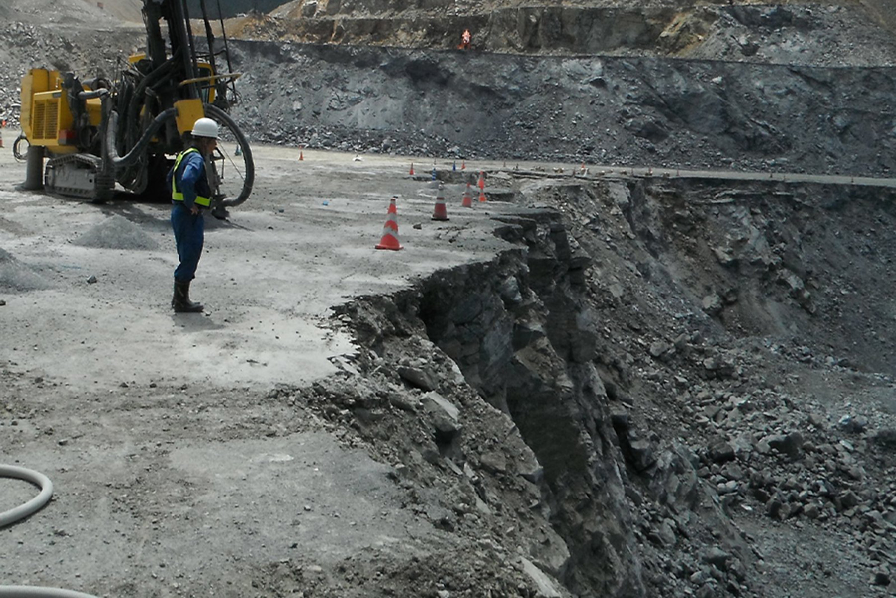 採石工事の施工写真 9