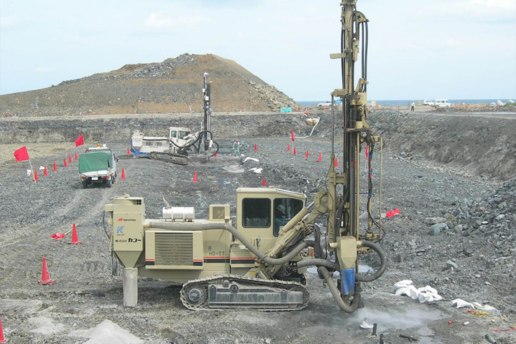 敷地造成工事の施工写真 1