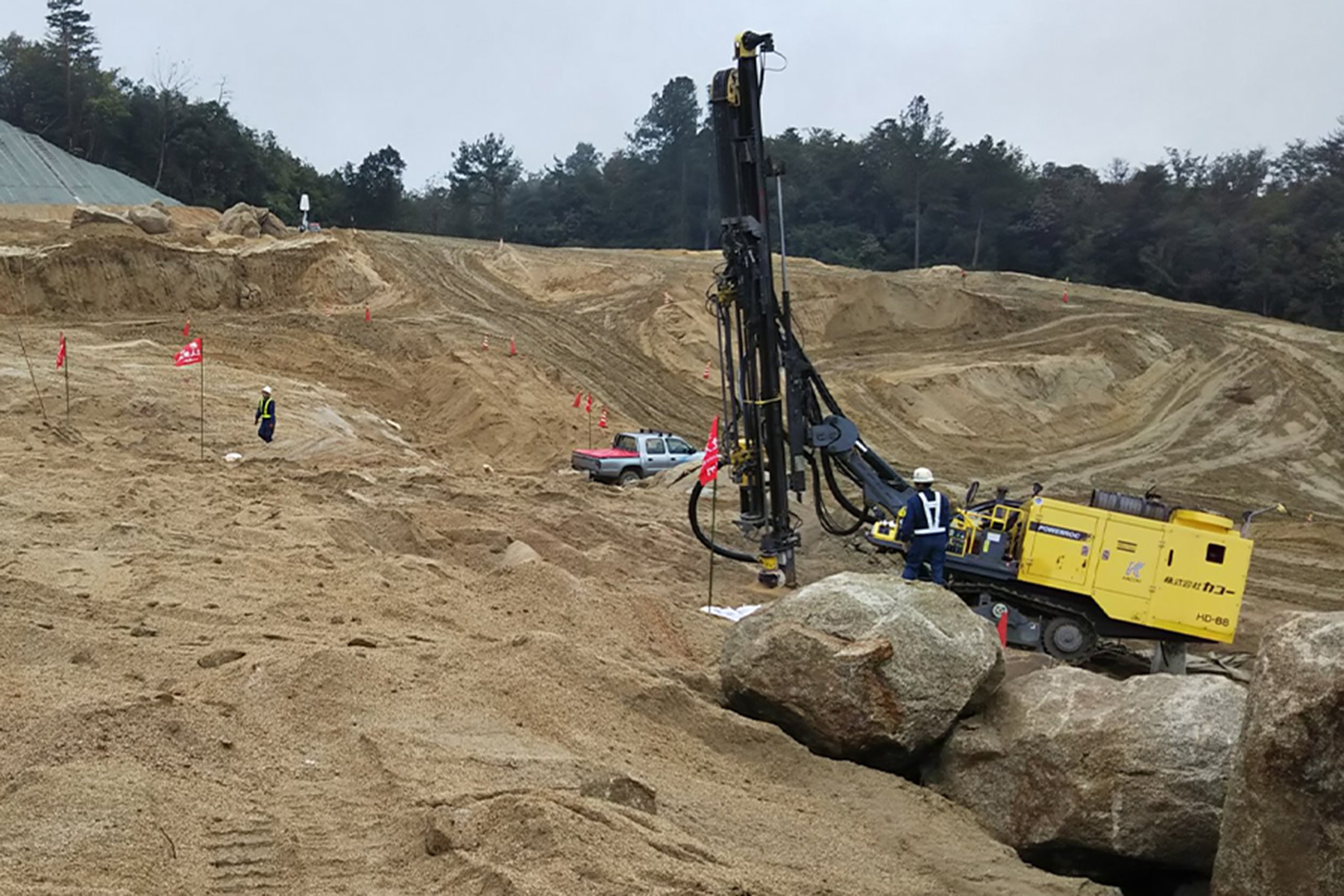 敷地造成工事の施工写真 3