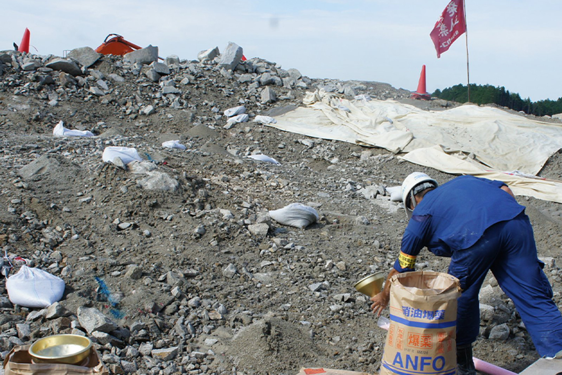 敷地造成工事の施工写真 4