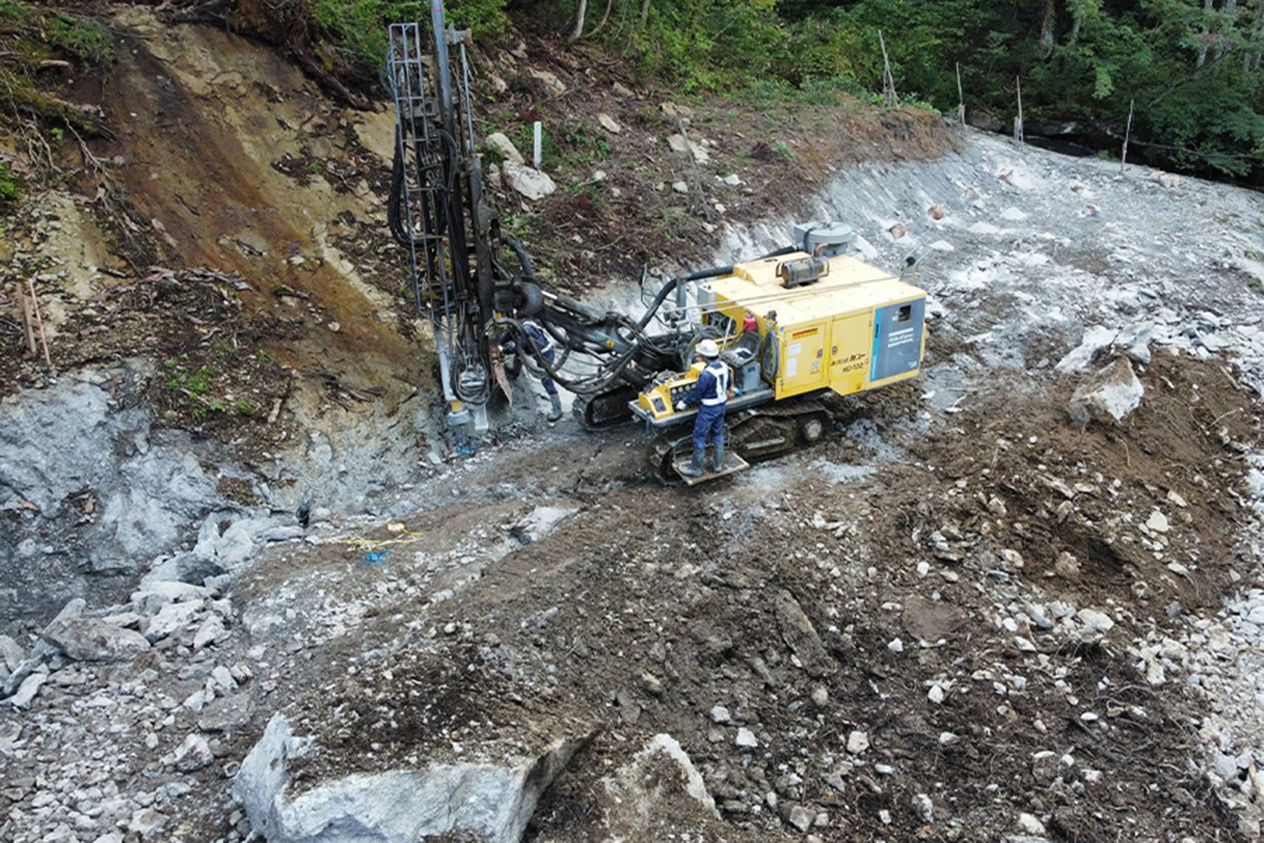 河川工事の施工写真 2